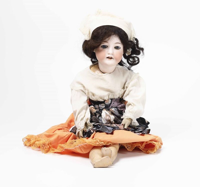 Bambola antica snodata in legno, cartapesta e porcellana, Germania anni 20  - Asta Antiquariato III - Asta a Tempo - Cambi Casa d'Aste