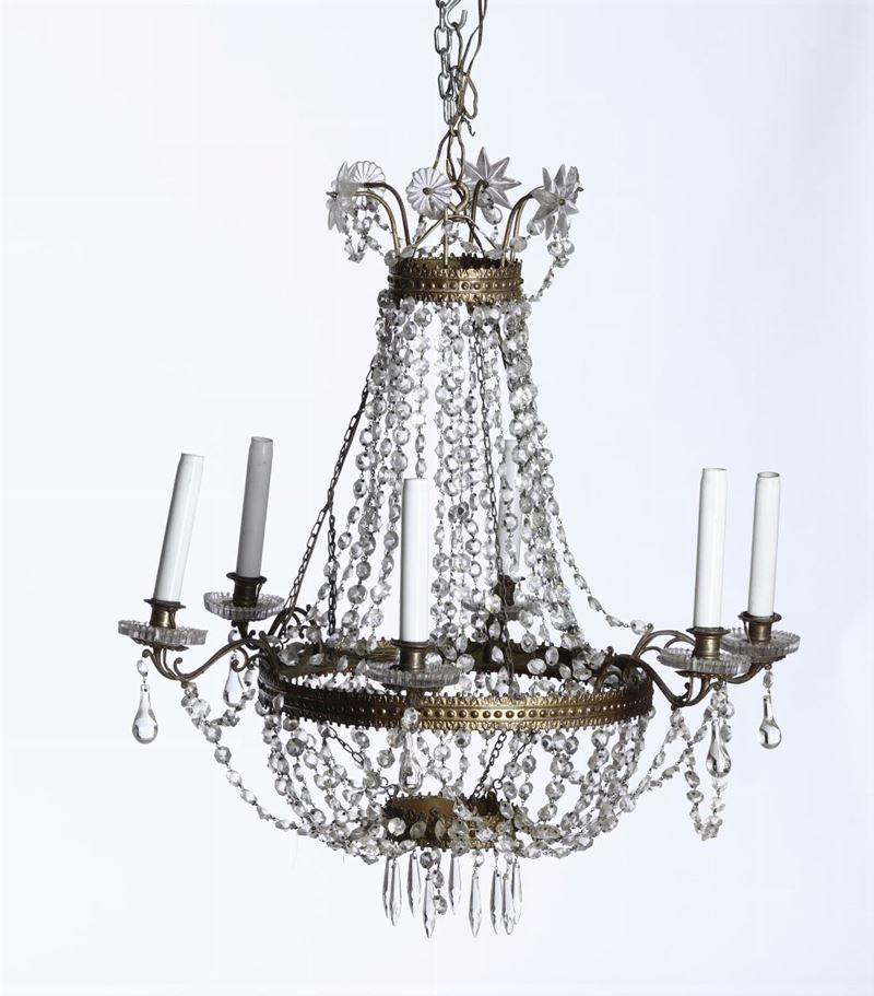 Piccolo lampadario a mongolfiera a sei luci in metallo dorato e cristalli, XIX secolo  - Auction Antiques II - Timed Auction - Cambi Casa d'Aste