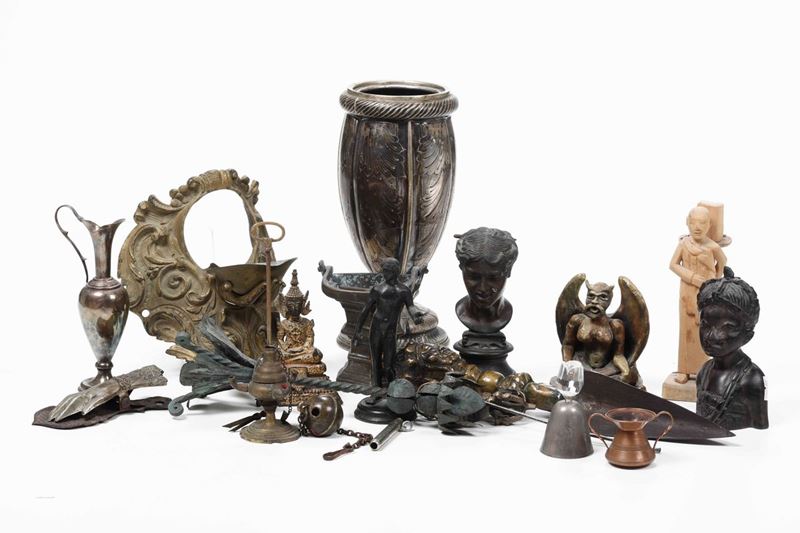 Lotto di oggetti in bronzo e metallo  - Asta Antiquariato II - Asta a Tempo - Cambi Casa d'Aste