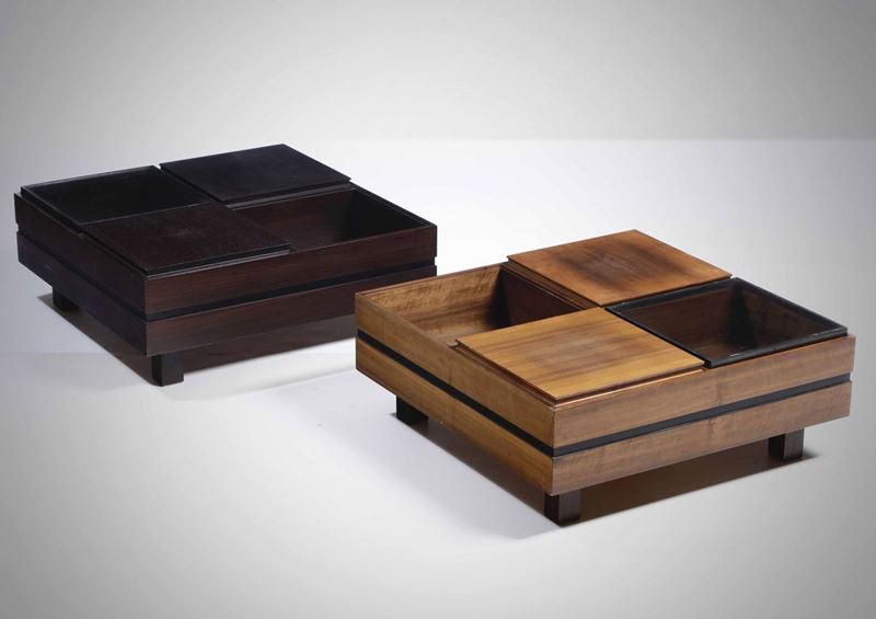 Due tavoli bassi con vani contenitori. Struttura in legno.  - Auction Design Lab - Cambi Casa d'Aste