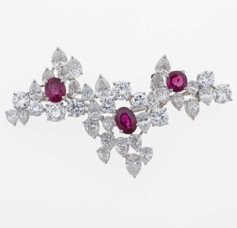Spilla/pendente con rubini e diamanti  - Auction Fine Jewels - Cambi Casa d'Aste