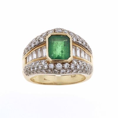 Anello con Smeraldo di Ct 1.80 Circa e Diamanti