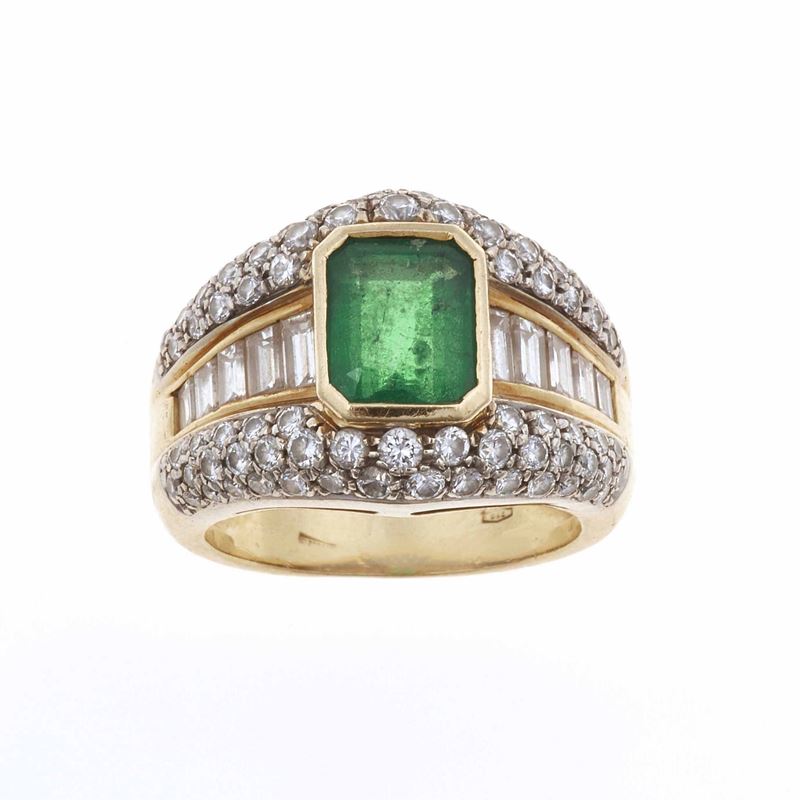 Anello con smeraldo di ct 1.80 circa e diamanti  - Asta Gioielli - Cambi Casa d'Aste
