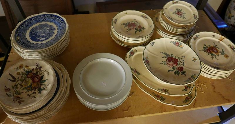 Lotto di piatti in ceramica  - Asta Antiquariato II - Asta a Tempo - Cambi Casa d'Aste