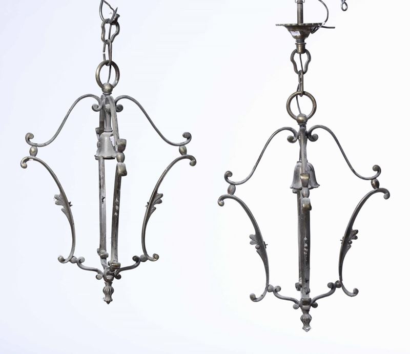 Coppia di piccoli lampadari in metallo  - Auction Antiques II - Timed Auction - Cambi Casa d'Aste