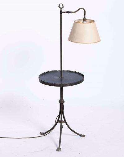 Lampada da Terra con Tavolino Circolare sul Fusto