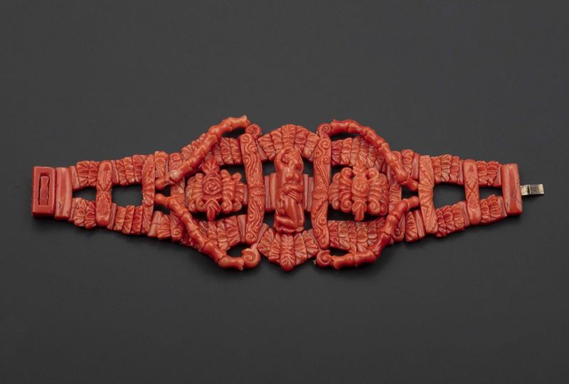Bracciale in corallo inciso  - Auction Fine Jewels - Cambi Casa d'Aste