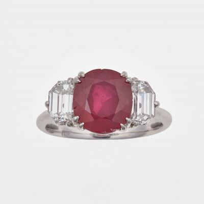 Anello con Rubino Burma di Ct 4.34 Circa. Nessuna Indicazione di Riscaldamento