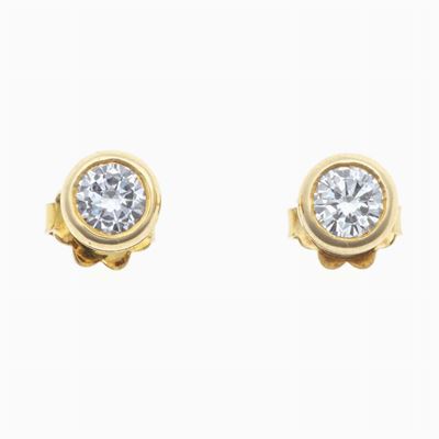 Orecchini a Lobo con Diamanti Taglio Brillante di Ct 0.38 Circa