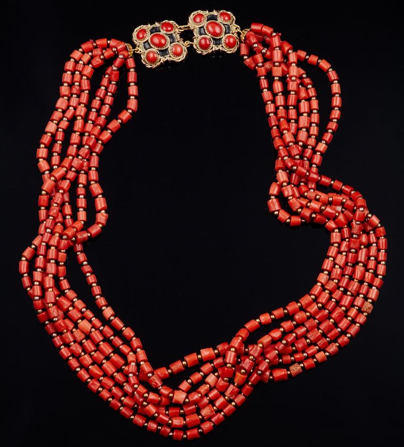 Collana a più fili con corallo e smalto nero  - Auction Jewels and Corals | Time Auction - Cambi Casa d'Aste