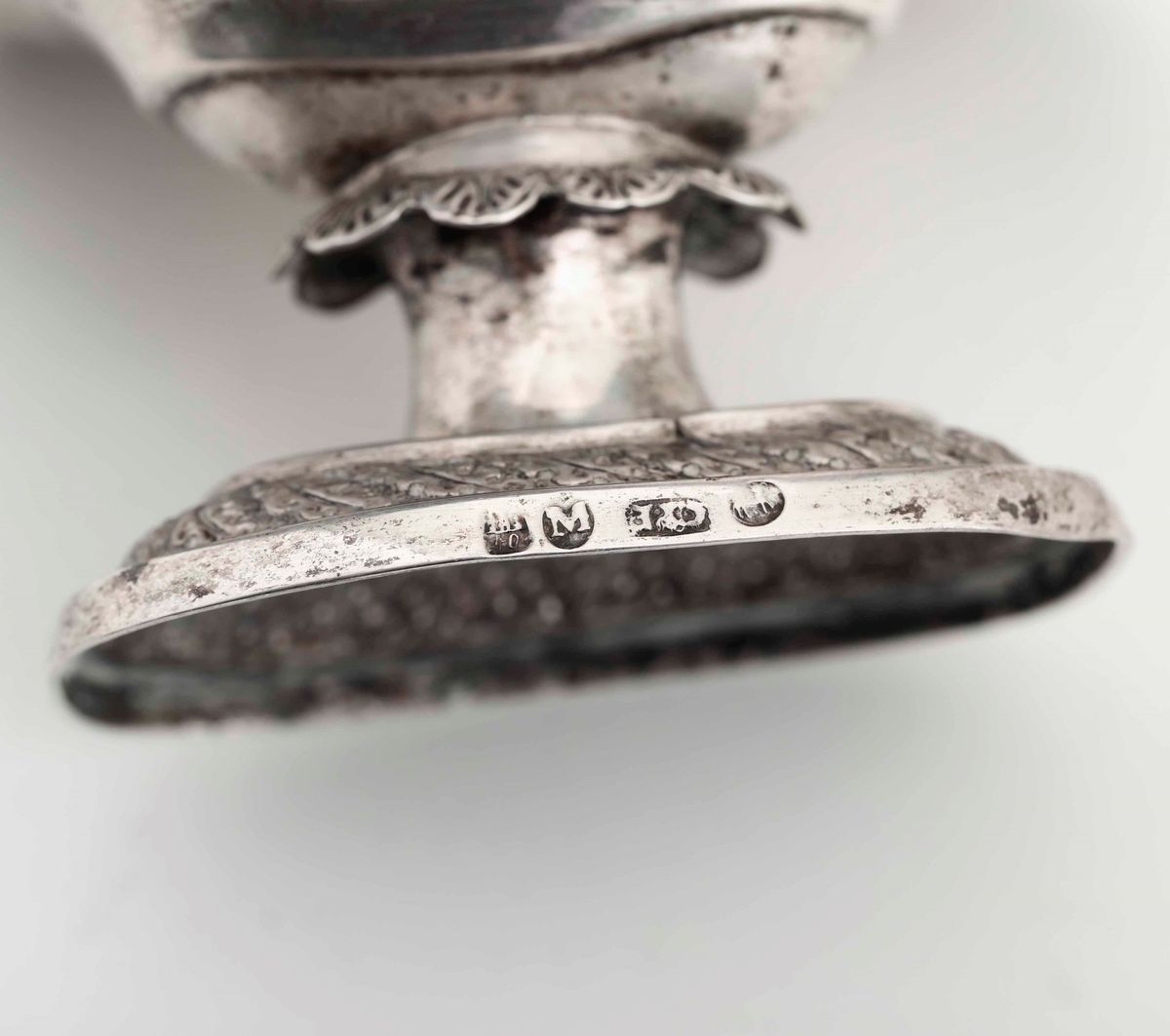 Cinque Saliere in Argento Sbalzato e Cesellato. Danimarca (?) XIX Secolo