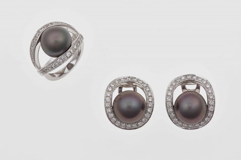 Demi-parure composta da anello ed orecchini con perle e diamanti  - Asta Gioielli | Asta a Tempo - Cambi Casa d'Aste