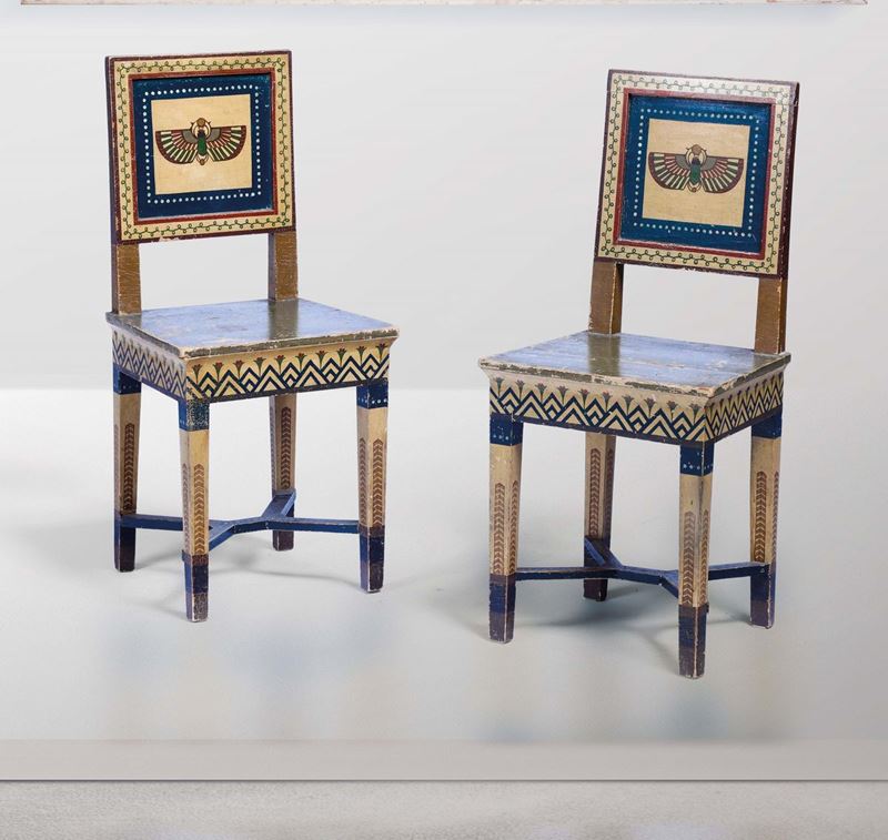 Coppia di sedie in legno laccato con decori Retour d'Egypte, fine XIX secolo  - Asta Out of the Ordinary - Cambi Casa d'Aste
