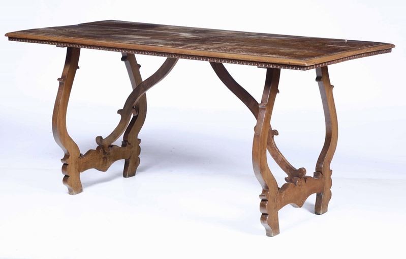 Tavolo in stile fratino con gambe a lira, XIX-XX secolo  - Asta Antiquariato III - Asta a Tempo - Cambi Casa d'Aste