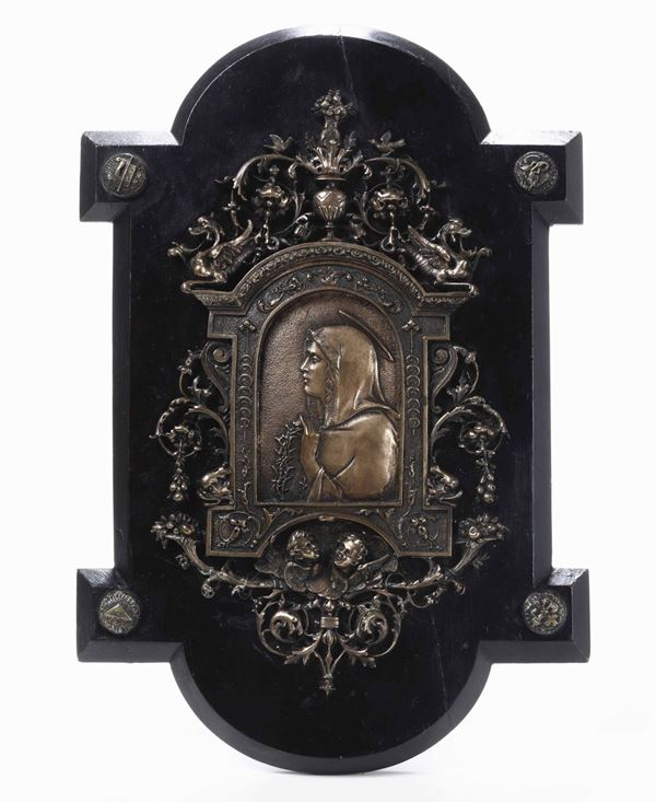 Madonna. Placca in bronzo traforato, cesellato e patinato. Fonditore del XIX-XX secolo