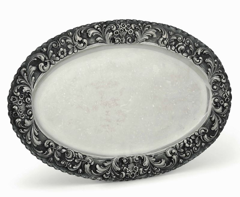 An oval tray, 1900s, Italy  - Auction Collectors' Silvers - Cambi Casa d'Aste