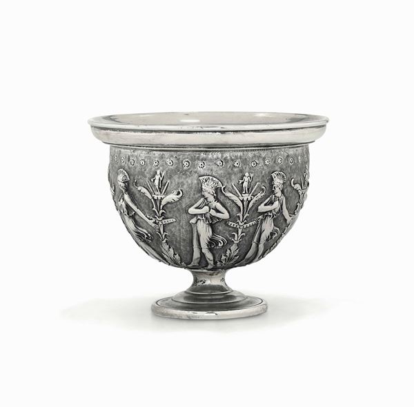 Coppa in stile antico Pompei in argento cesellato. Genazzi Milano XX secolo