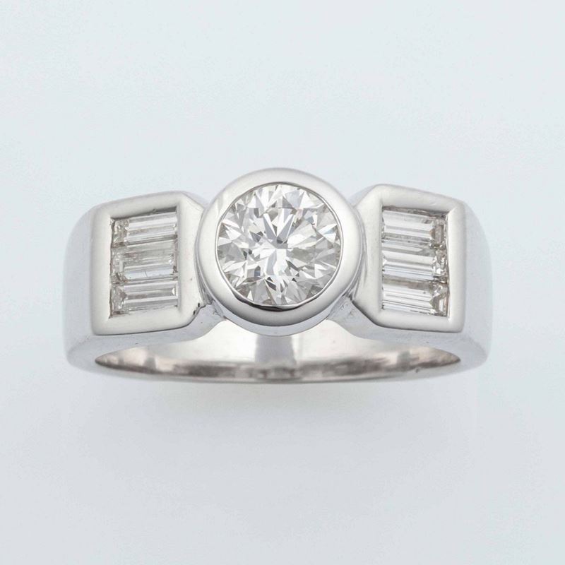 Anello con diamante centrale taglio brillante di ct 0.49  - Auction Jewels - Time Auction - Cambi Casa d'Aste