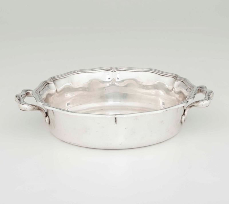 Contenitore ovale biansato in argento. Italia XX secolo  - Auction Silvers - Time Auction - Cambi Casa d'Aste