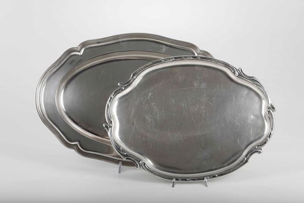 Due vassoi ovali argento. Italia XX secolo
