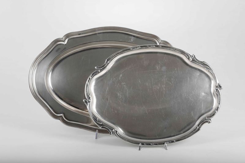 Due vassoi ovali argento. Italia XX secolo  - Auction Silvers - Time Auction - Cambi Casa d'Aste