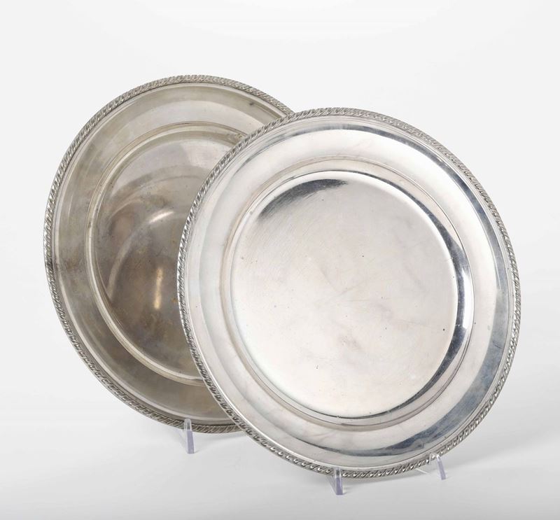 Due piatti argento con bordo a cordone, Italia XX secolo  - Auction Silvers - Time Auction - Cambi Casa d'Aste