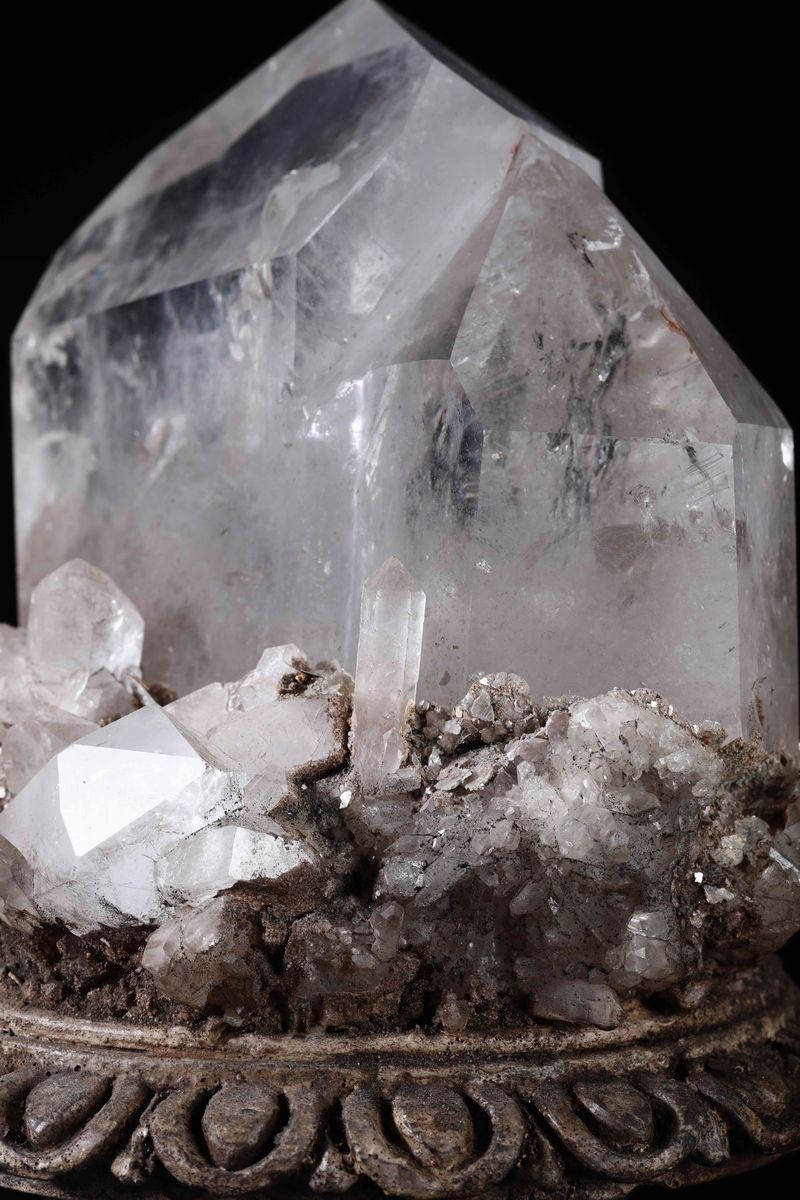 Importante cristallo di rocca su base in legno - Asta Out of the Ordinary -  Cambi Casa d'Aste