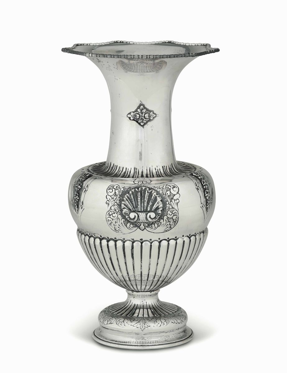 Due Vasi in Argento. Argenteria Artistica Italiana del XX Secolo