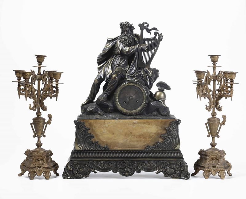 Pendola da tavolo in metallo e marmo, XIX secolo  - Asta Antiquariato I - Asta a Tempo - Cambi Casa d'Aste