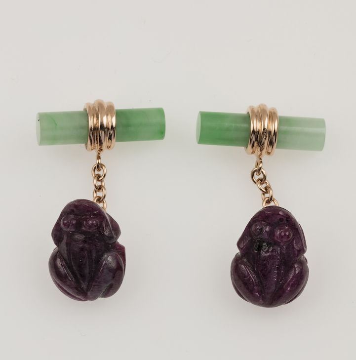 Bottoni da polso a forma di rana con corindone rosso e giadeite  - Auction Jewels - Time Auction - Cambi Casa d'Aste