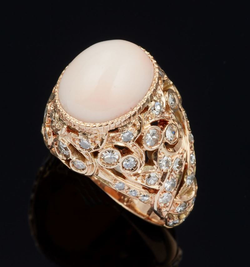 Anello in stile con corallo rosa  - Auction Jewels and Corals | Time Auction - Cambi Casa d'Aste