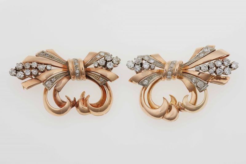 Pair of diamond and gold brooches  - Auction Fine Jewels - Cambi Casa d'Aste