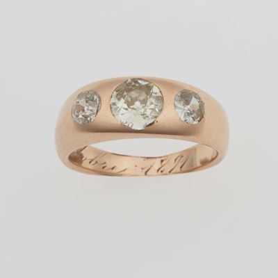 Anello con Tre Diamanti di Vecchio Taglio