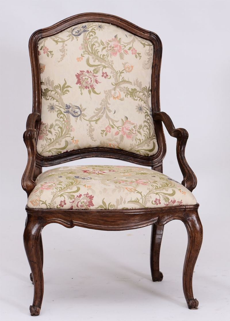 Poltrona Luigi XV in noce, XVIII secolo  - Auction Antiques I - Timed Auction - Cambi Casa d'Aste