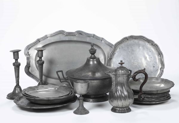 Insieme di oggetti e piatti in peltro, XIX secolo
