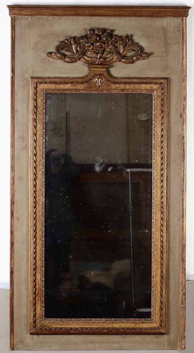 Caminiera Luigi XVI in legno laccato e dorato, XVIII secolo  - Asta Antiquariato I - Asta a Tempo - Cambi Casa d'Aste