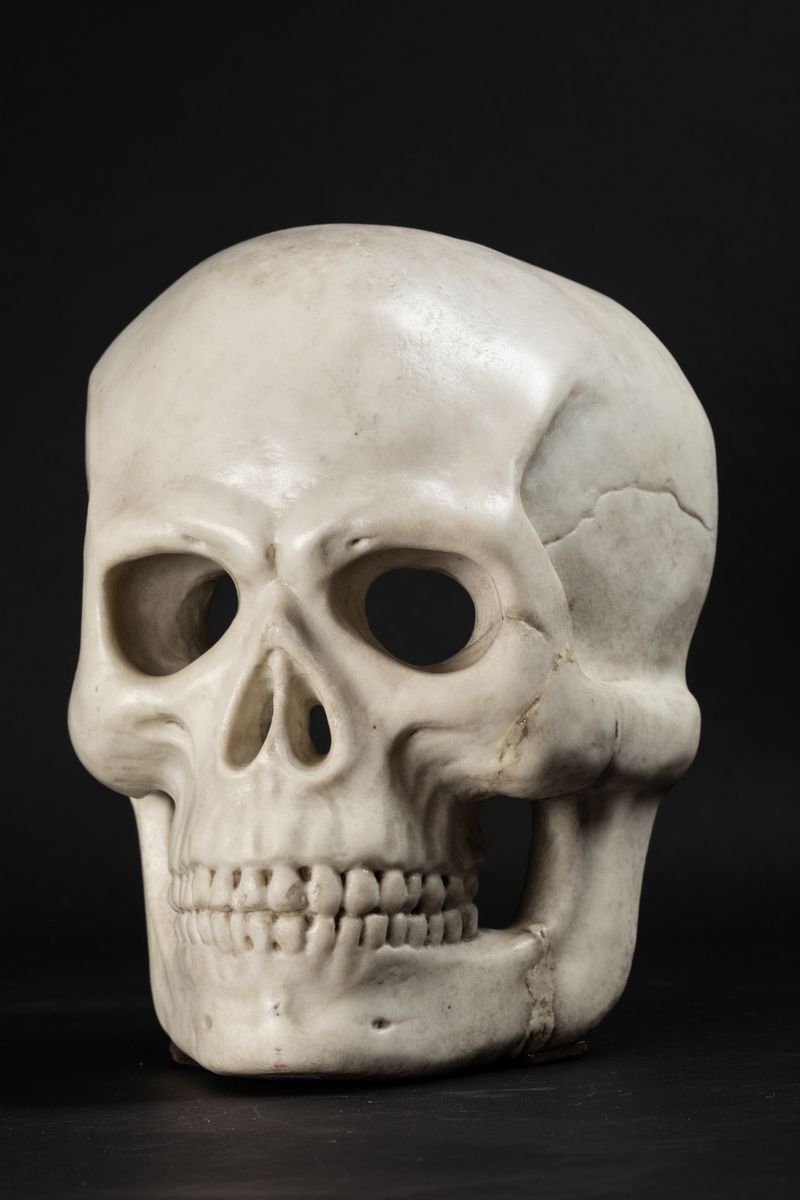 Memento Mori in Marmo Bianco, Probabile XX Secolo