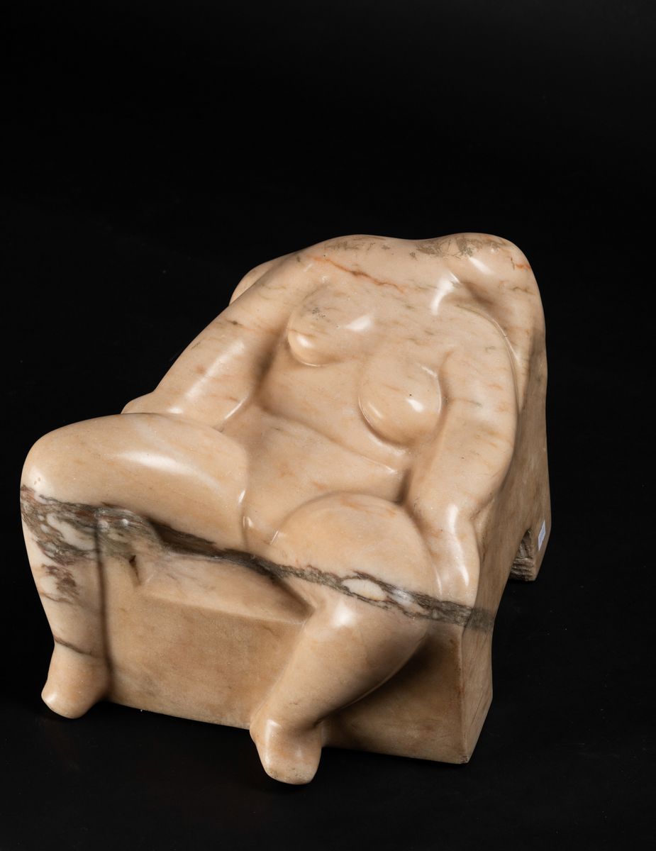 Nudo Femminile. Marmo Scolpito. Scultore del XX Secolo