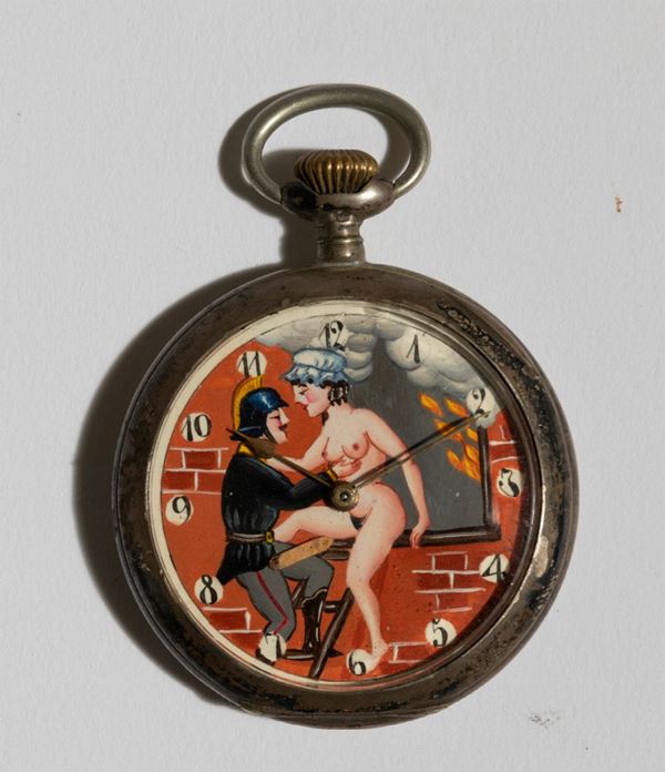 Orologio da tasca con quadrante dipinto con scena erotica. Inizi del XX secolo