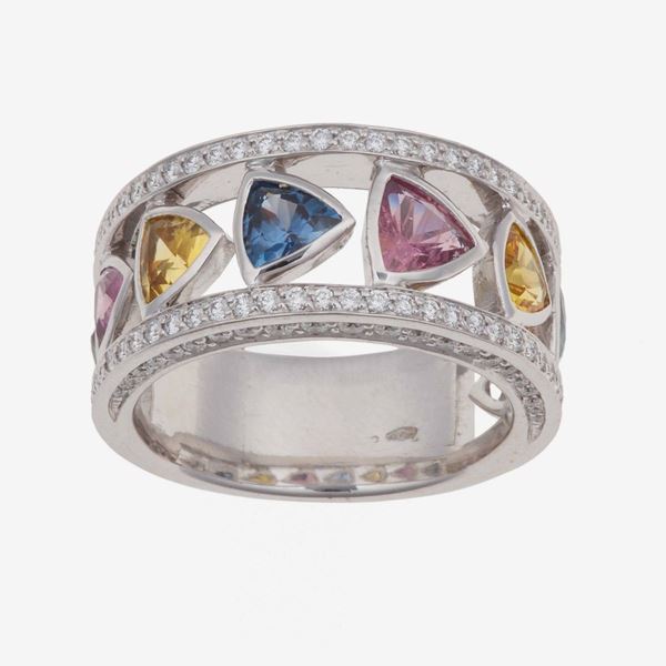 Anello con zaffiri multicolor e diamanti