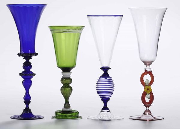 Quattro bicchieri diversi in vetro di Murano, XX secolo