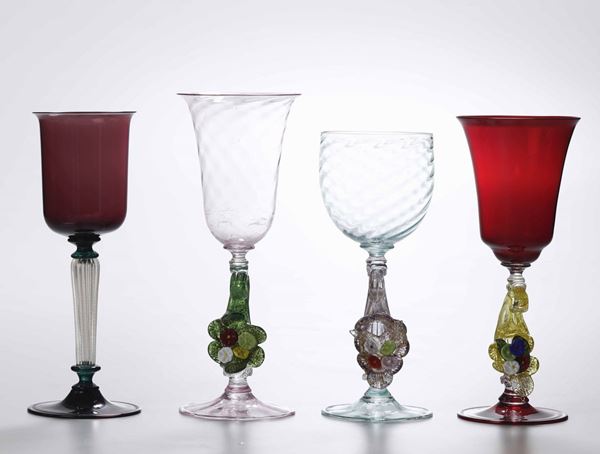 Quattro bicchieri diversi in vetro di Murano, XX secolo