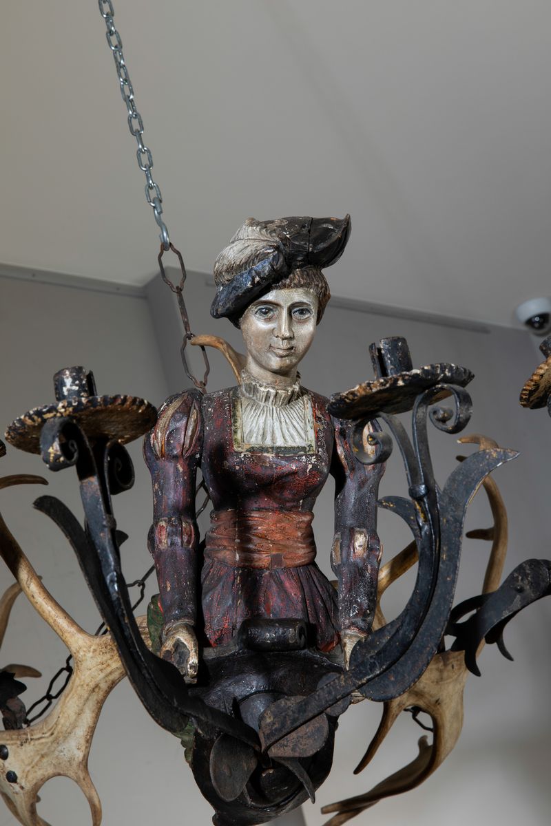 Lampadario “Lüsterweibchen” (o Leuchterweibchen), XIX Secolo