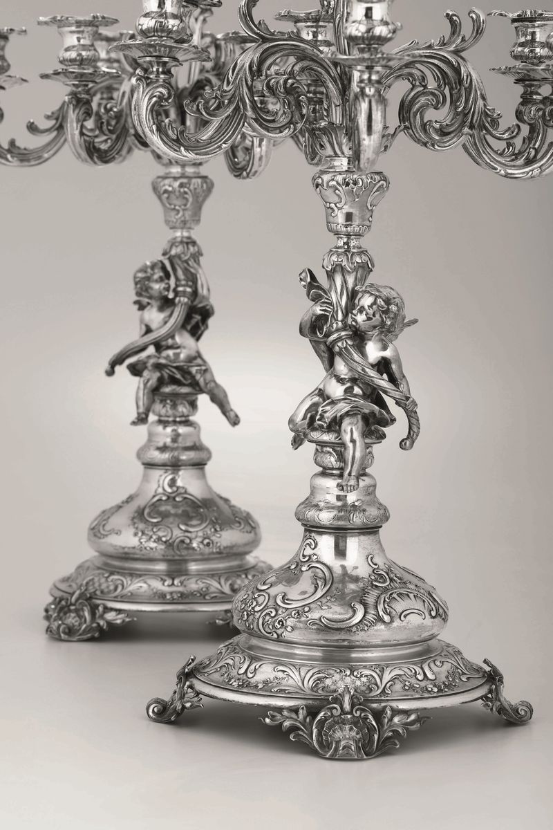 Coppia di Grandi Candelabri in Argento Fuso. Vienna, Bolli di Titolo in Uso dal 1867 al 1922 e De...