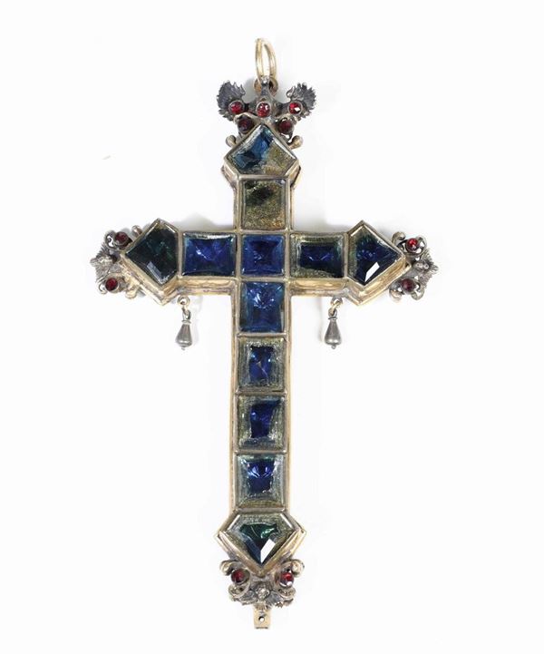 Croce pettorale  Bronzo e argento fuso e cesellato Smalti policromi e vetri sfaccettati e colorati Oreficeria del XVIII secolo