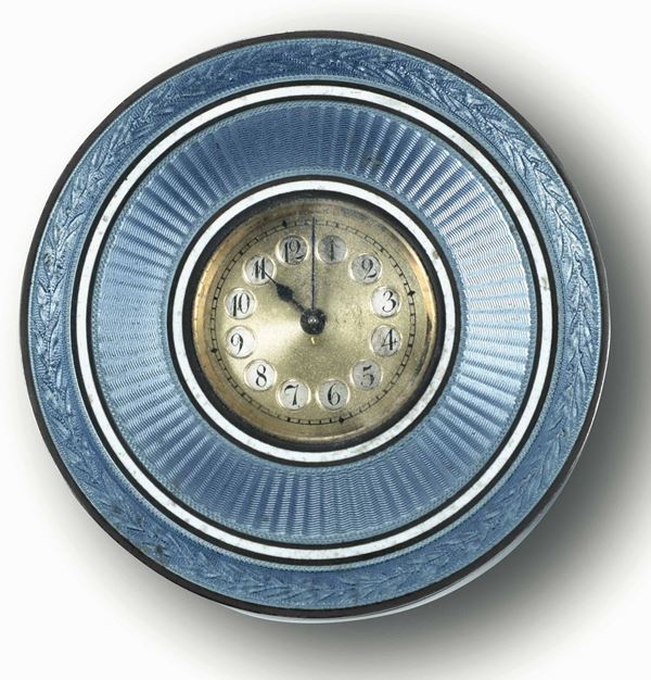 A snuff box with clock, France, 18/1900s
