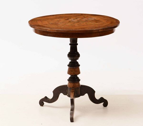Tavolino circolare in legno lastronato ed intarsiato, XIX-XX secolo