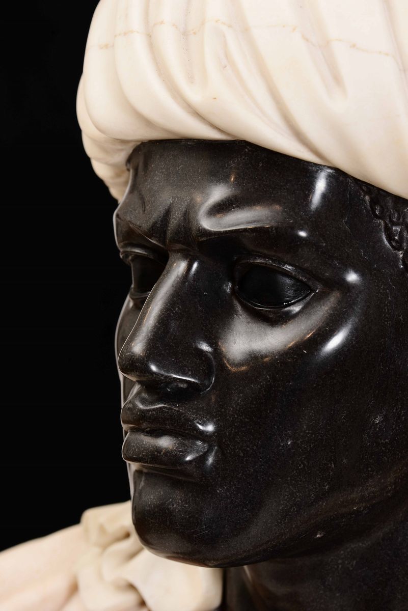 Busto di Moro in Marmi Vari. Scultore del XX-XXI Secolo