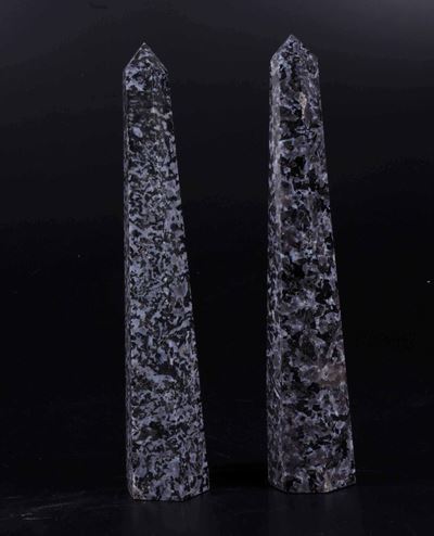 Coppia Prismi in Gabbro Viola e Nero