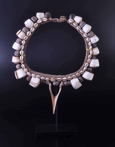 Collana Dani, fibra vegetale e materiali naturali